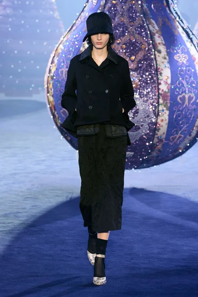 Look 15